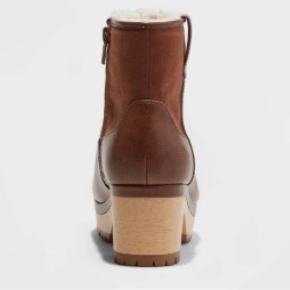 NWT Universal Thread Women's Fawn Clog Boots - Picture 4 of 8